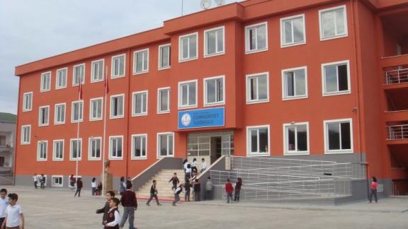 Akçakoca Cumhuriyet İlkokulumuz Eğitim Öğretime Açıldı.