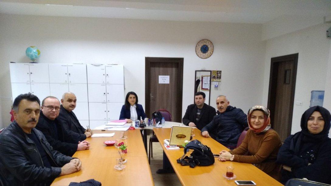 25.12.2018 Tarihinde Akçakoca Anadolu İmam Hatip Lisesinde ´DKAB Öğretmen Gelişimi Programı´ Toplantısı Yapıldı.
