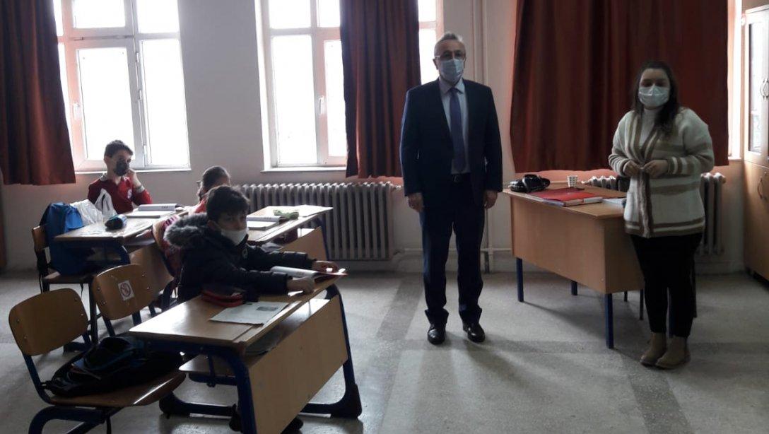 İlçe Milli Eğitim Müdürümüz Ömer EZER Uğurlu İlk ve Ortaokulu'nu Ziyaret Etti.
